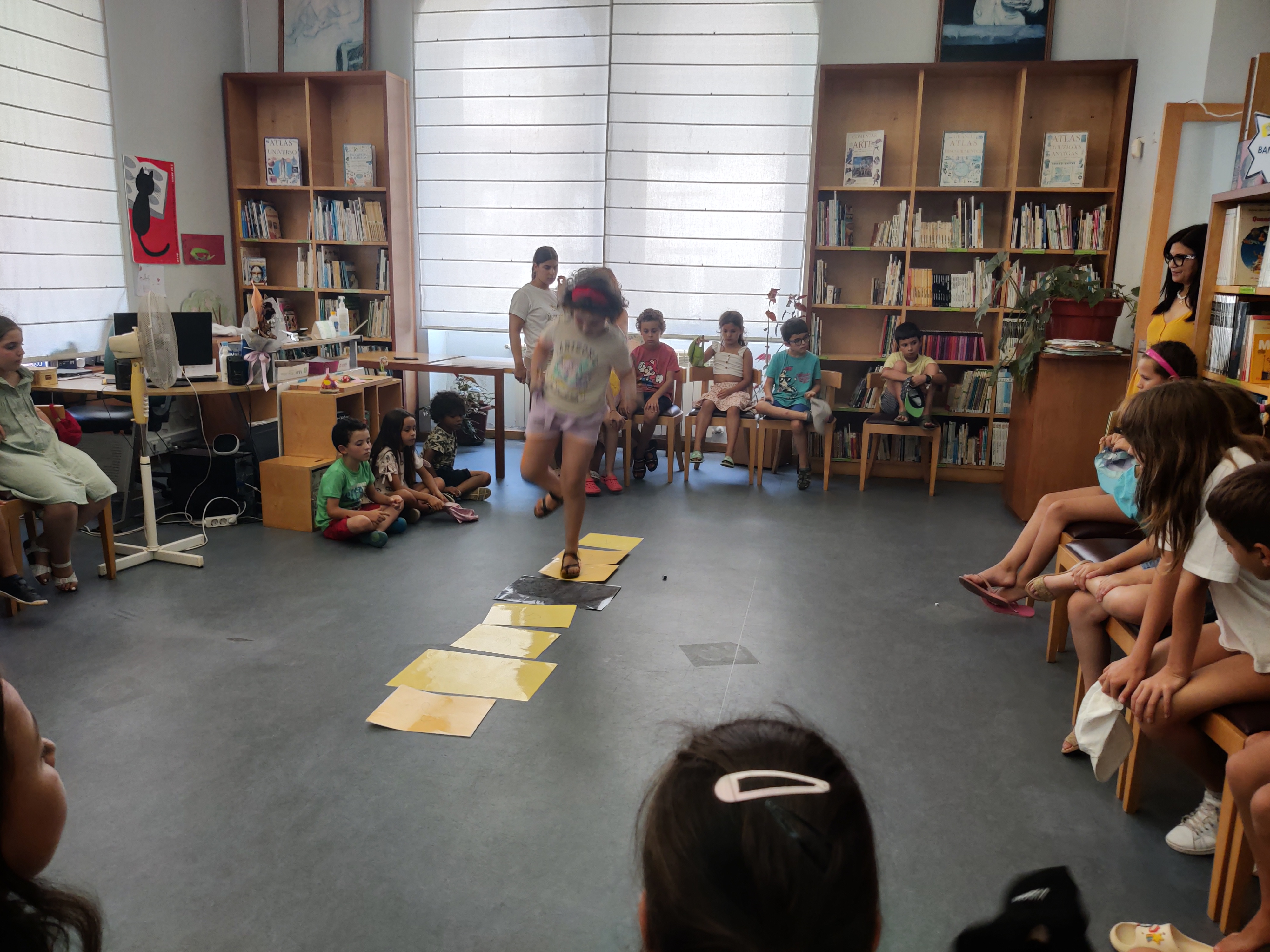 Macaca Livros (2) Macaca Livros (2)